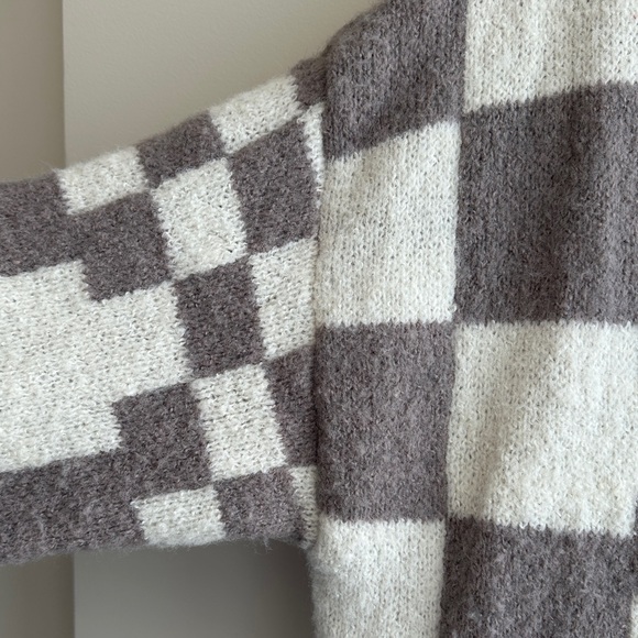 BIBI Oversized Chunky Grey and White Checkered Boyfriend Cardigan, Size Small - Picture 7 of 16